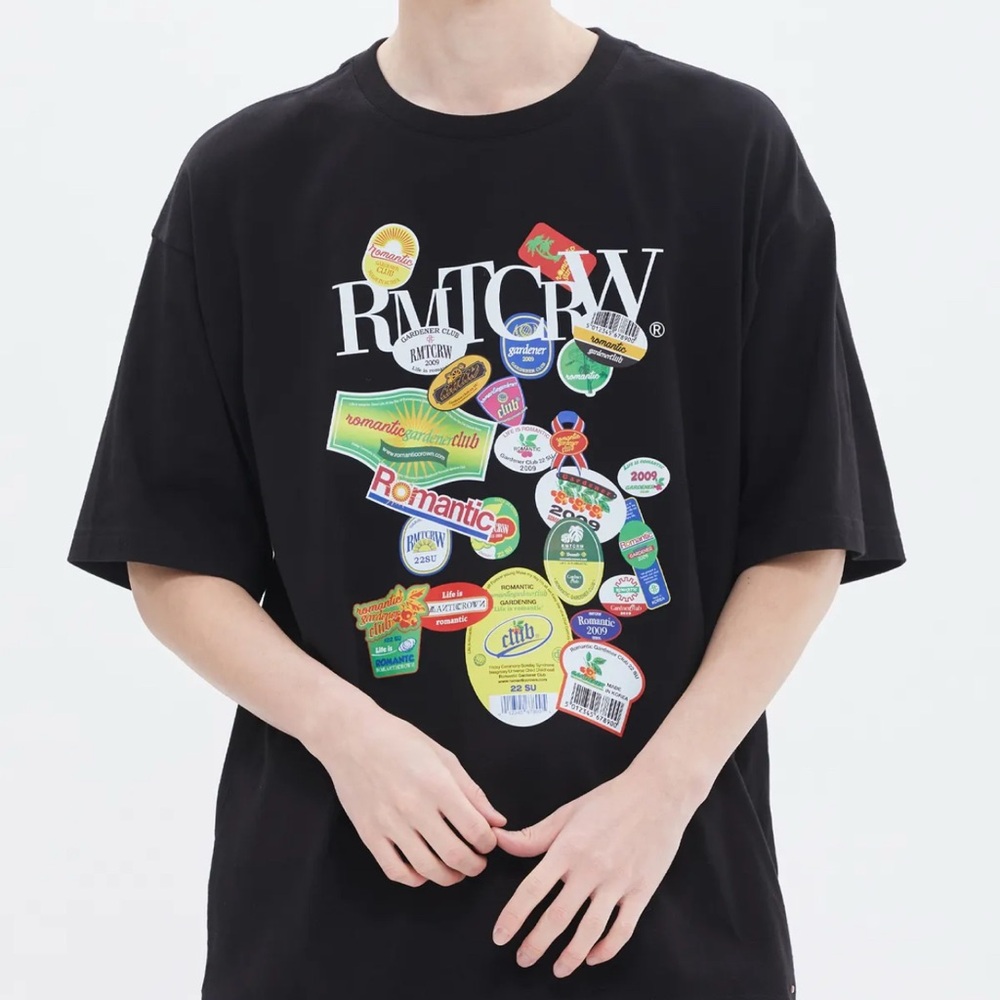 Romantic Crown RMTCRW Black Fruit Label Tee NWOT